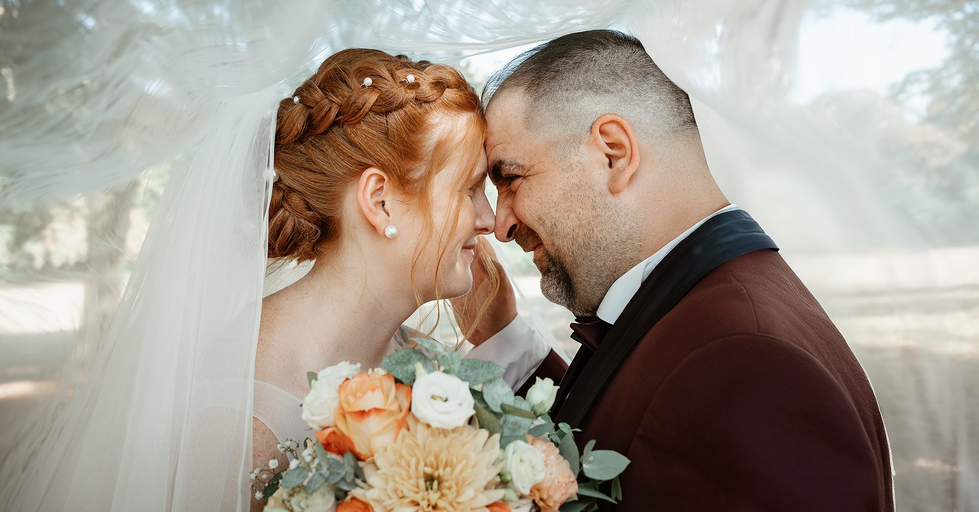 Brautpaar-Authentische-Hochzeitsfotografie